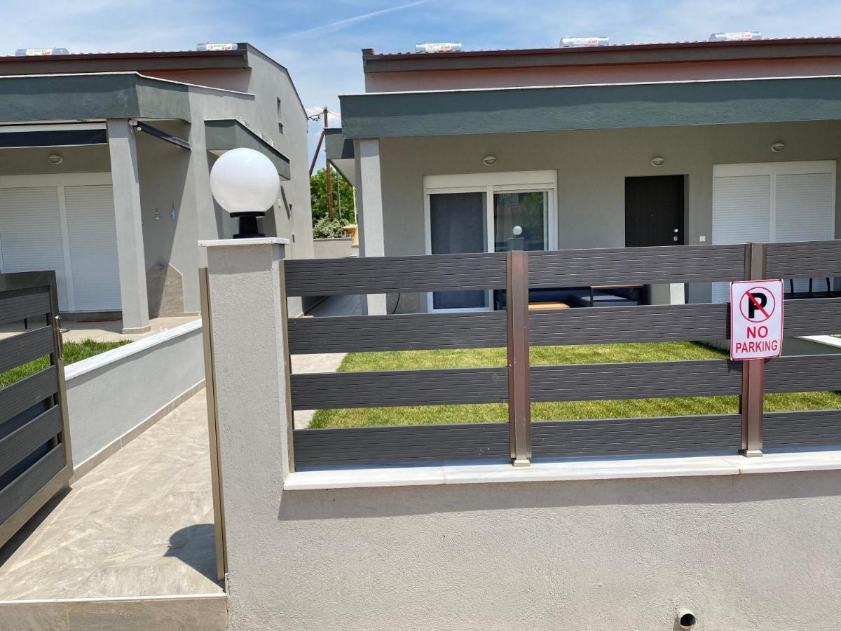 Lili Houses In Nikiti 350M From The Beach 외부 사진