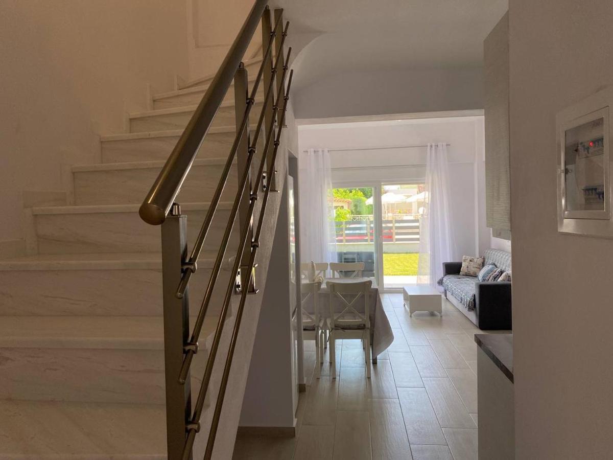 Lili Houses In Nikiti 350M From The Beach 외부 사진